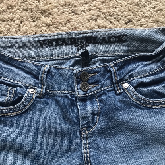 Women’s Whitewashed Jeans - Picture 2 of 6